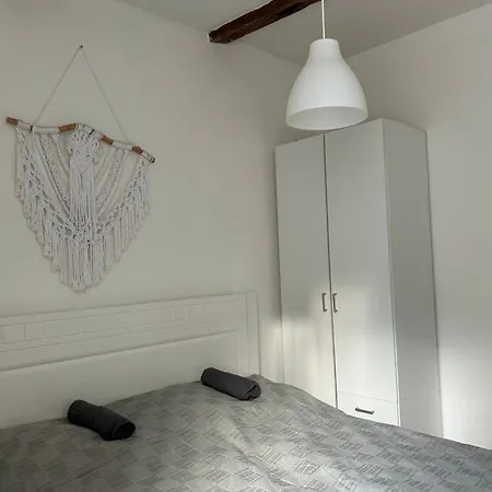 Historical V18 Apartment *