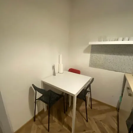 Historical V18 Apartment *